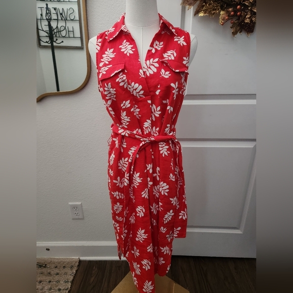 Ann Taylor Dresses & Skirts - NWT Ann Taylor Red Floral Sleeveless Dress